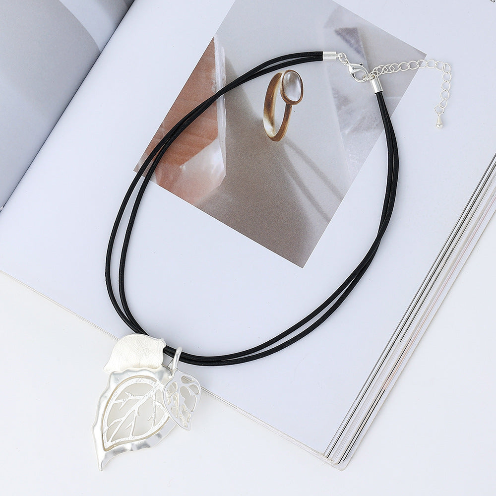 thnic Multi-Layer Clavicle Necklace - MERGE.DAY.1.FREESTYLE