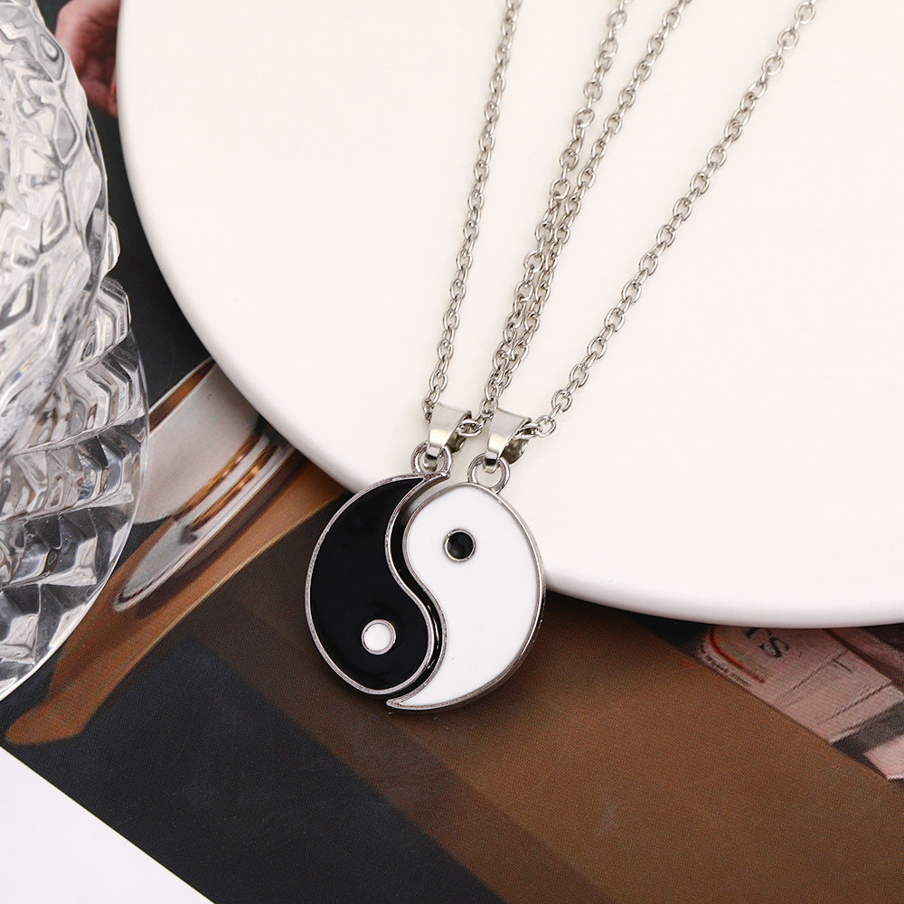yin yang necklace - MERGE.DAY.1.FREESTYLE