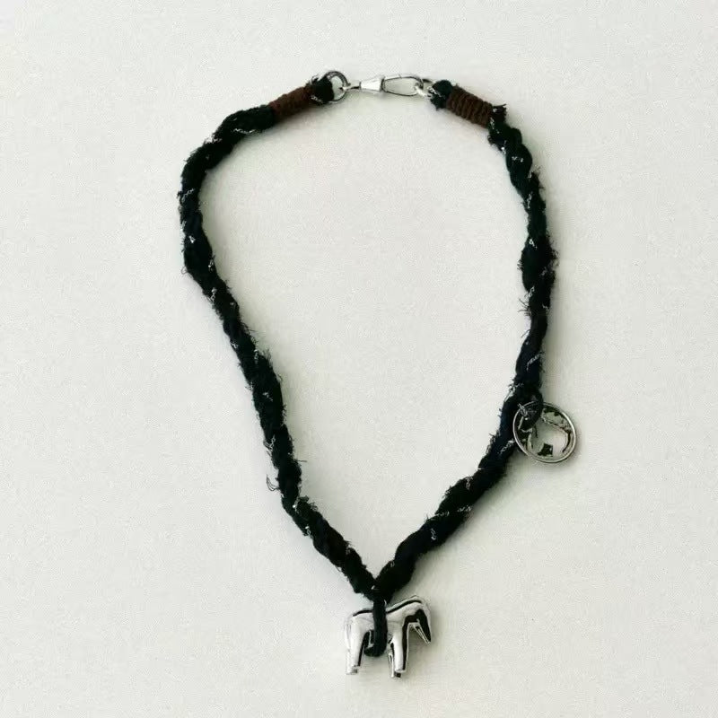 Pony niche personality pendant - MERGE.DAY.1.FREESTYLE