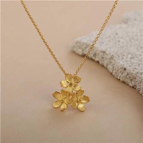 triangle forget me not necklace - MERGE.DAY.1.FREESTYLE