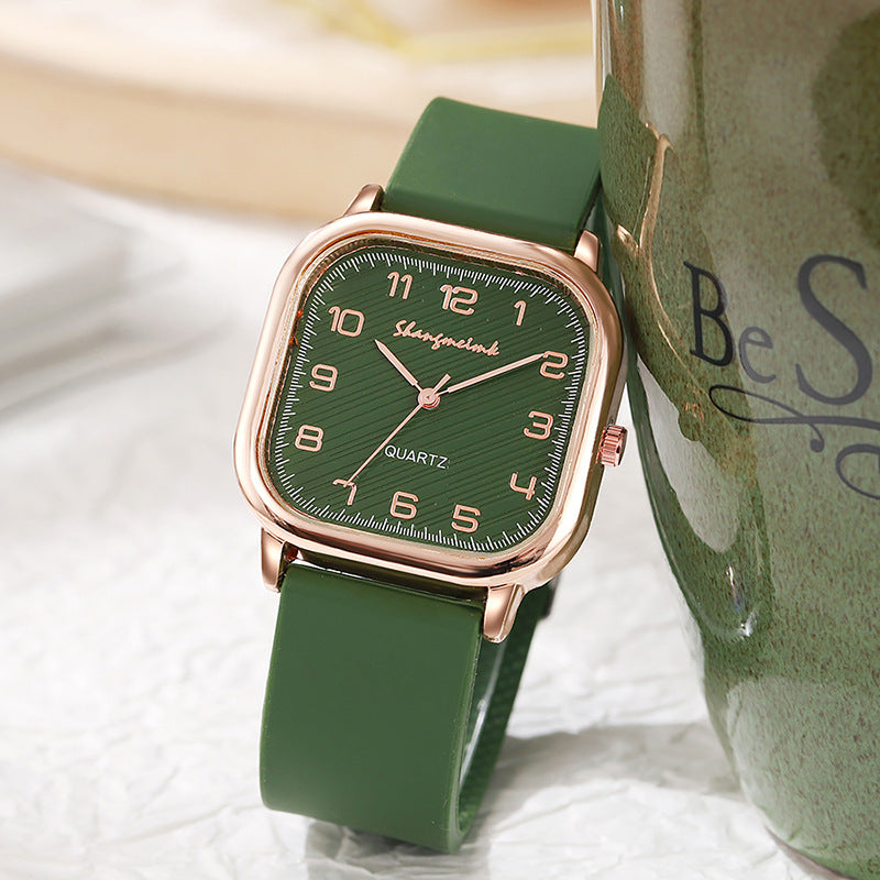 Fashionable quartz women's watch with silicone strap - MERGE.DAY.1.FREESTYLE