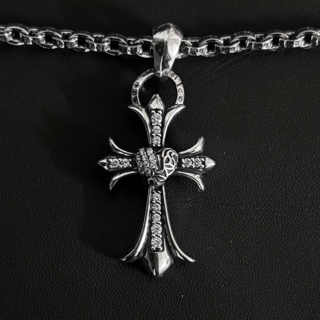 cross love letter chain necklace - MERGE.DAY.1.FREESTYLE