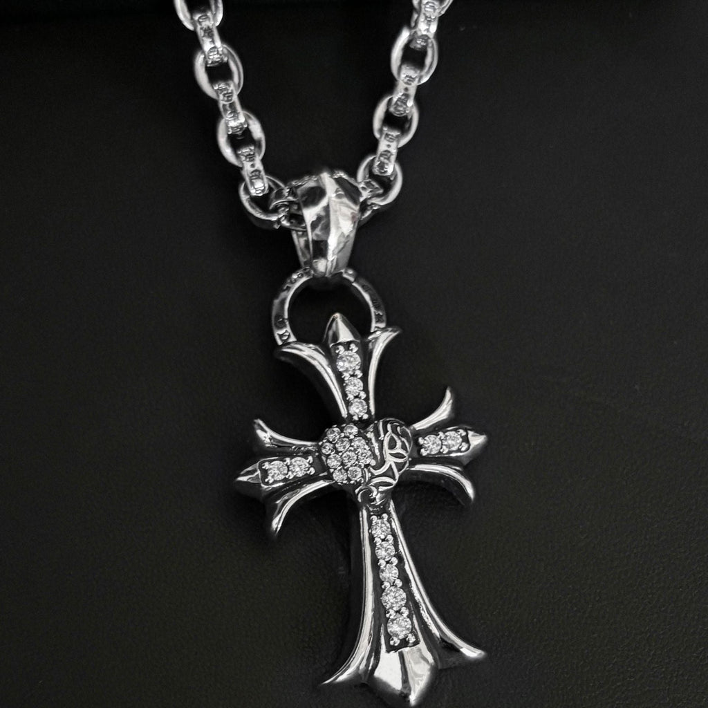 cross love letter chain necklace - MERGE.DAY.1.FREESTYLE