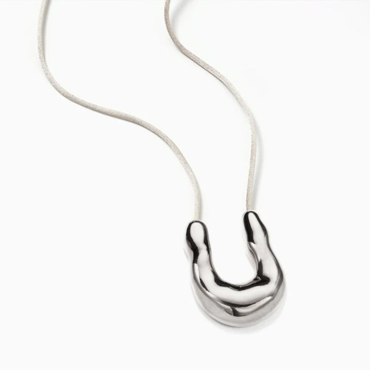 irregular horseshoe necklace - MERGE.DAY.1.FREESTYLE