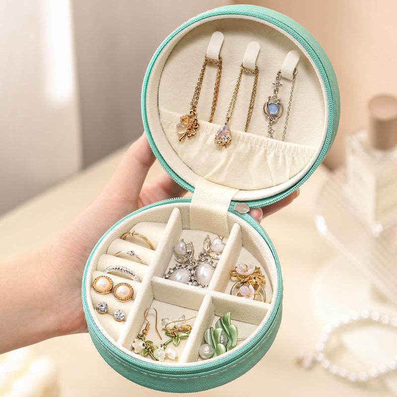 Round simple and compact jewelry Box - MERGE.DAY.1.FREESTYLE