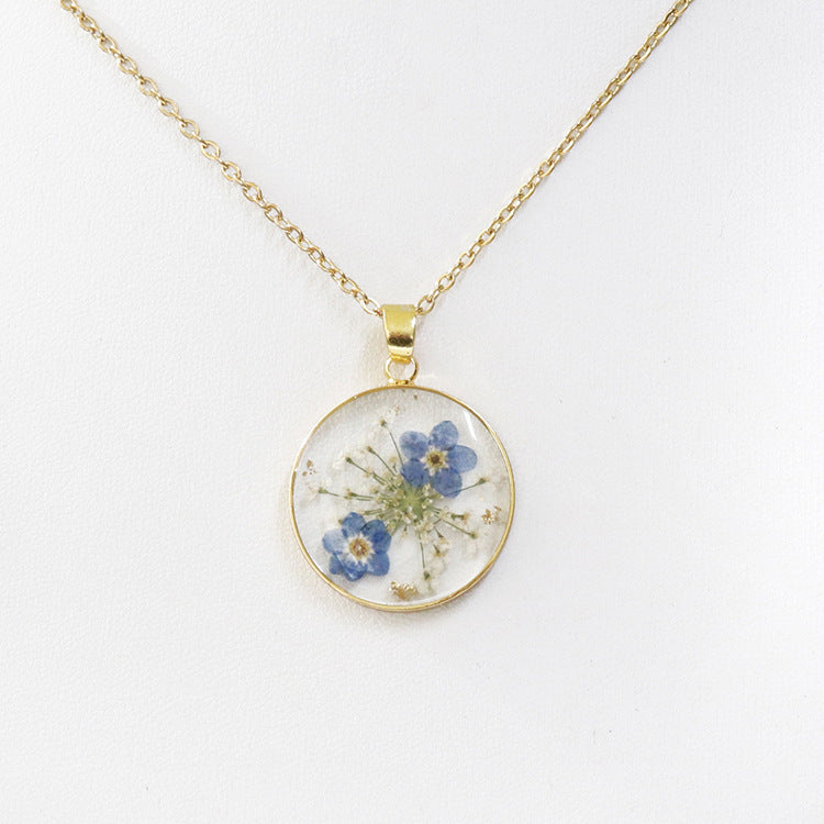 Resin forget me not necklace - MERGE.DAY.1.FREESTYLE