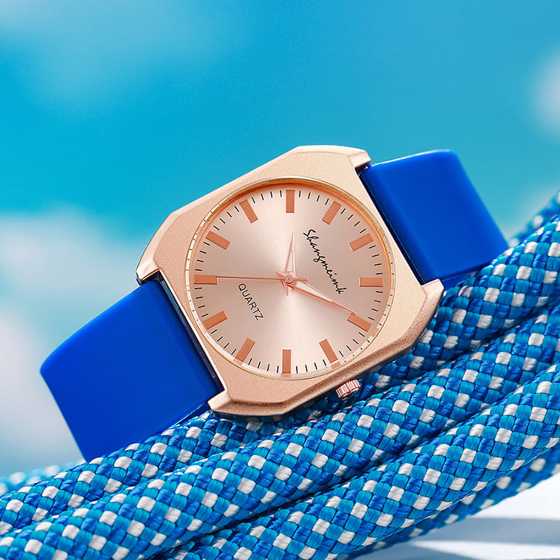 Simple, square quartz silicone watch with a stylish silicone strap - MERGE.DAY.1.FREESTYLE