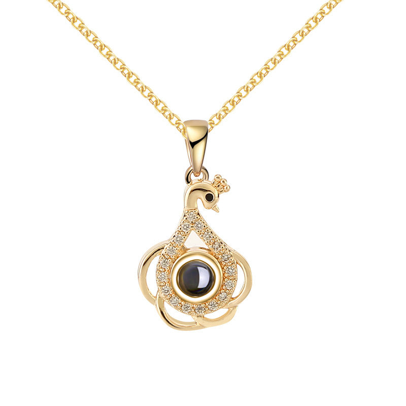 Swan projection necklace with Diamonds - MERGE.DAY.1.FREESTYLE