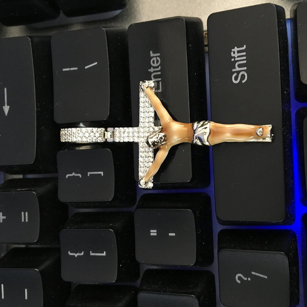 Enamel Cross Diamond Pendant - MERGE.DAY.1.FREESTYLE