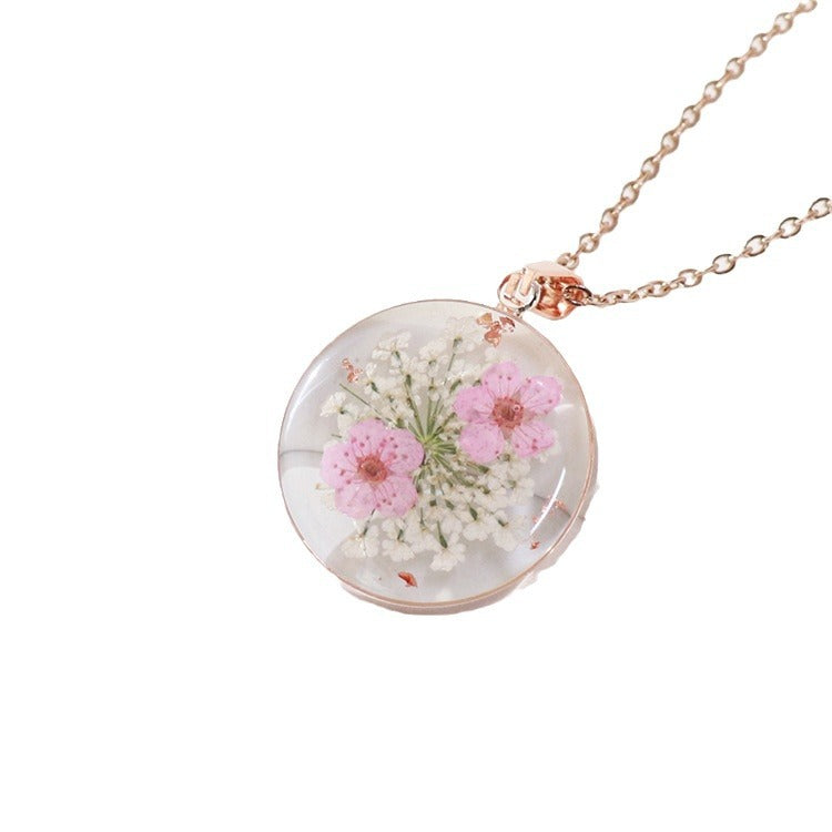 Resin forget me not necklace - MERGE.DAY.1.FREESTYLE