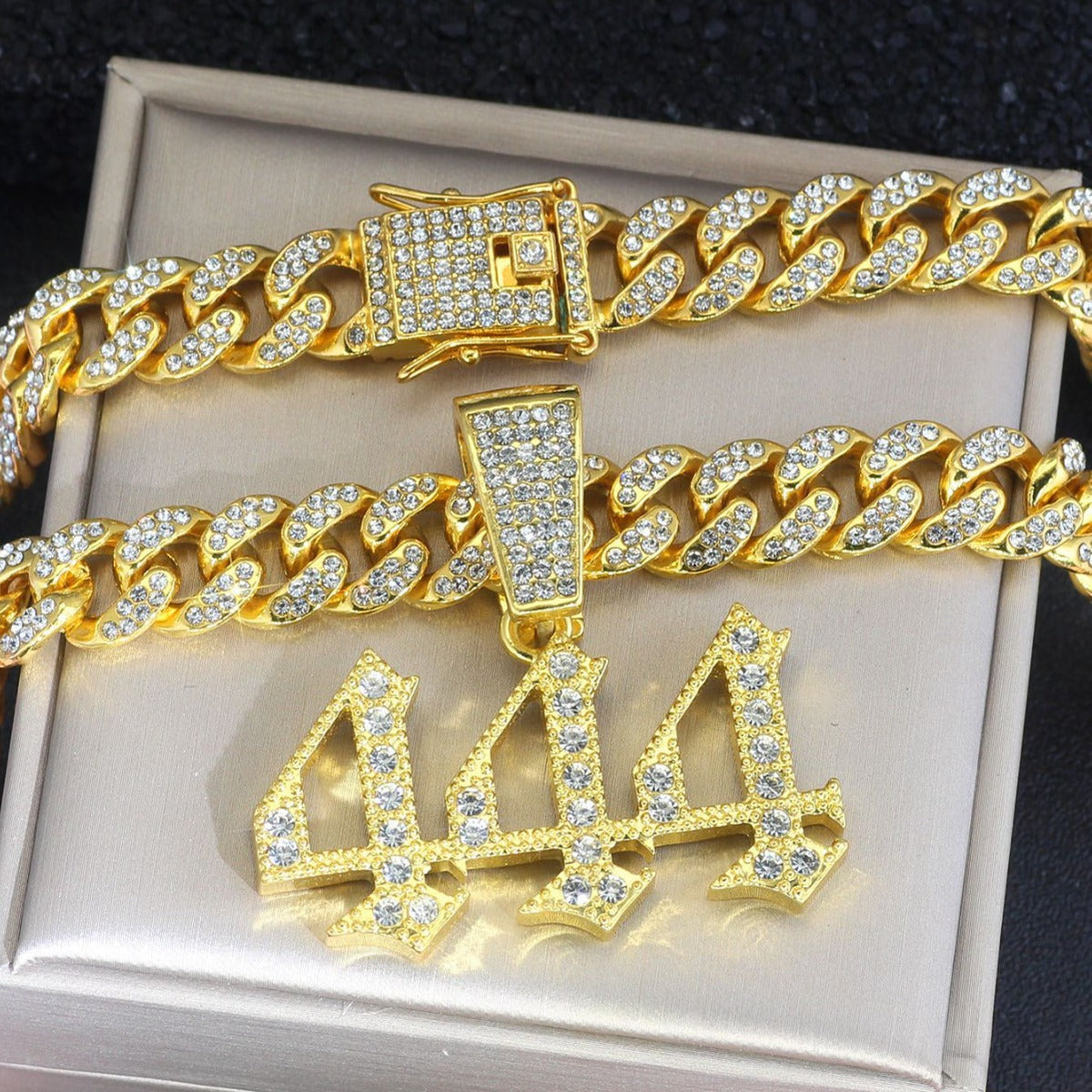 Diamond 444 necklace - MERGE.DAY.1.FREESTYLE