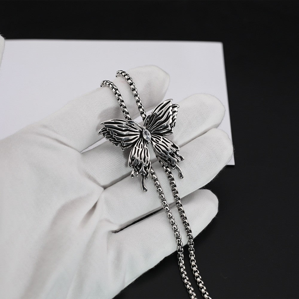 Retro diamond butterfly necklace - MERGE.DAY.1.FREESTYLE