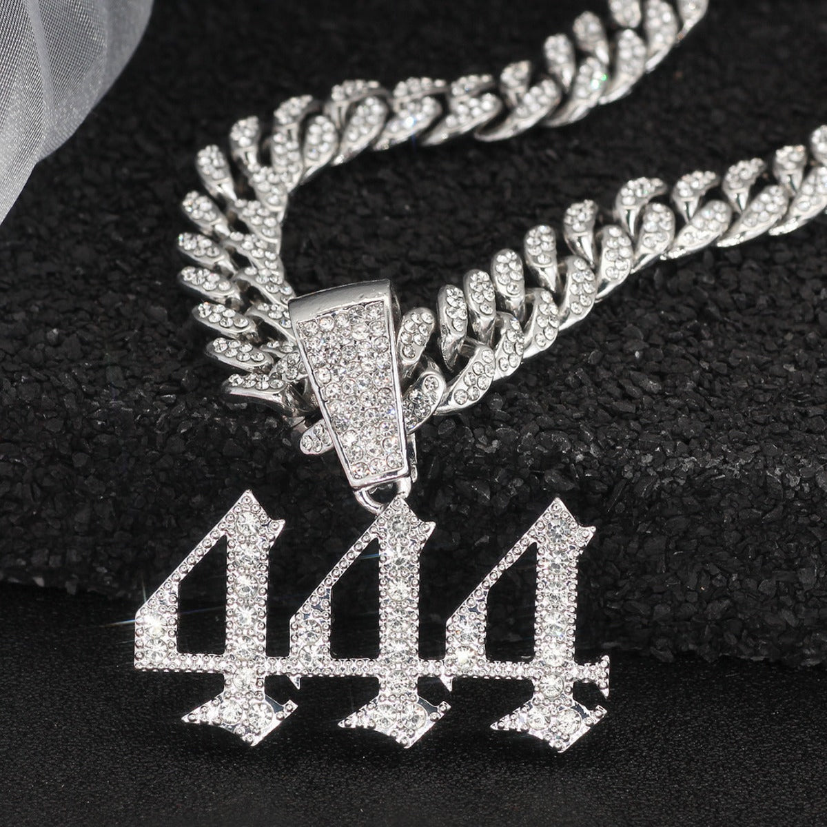 Diamond 444 necklace - MERGE.DAY.1.FREESTYLE