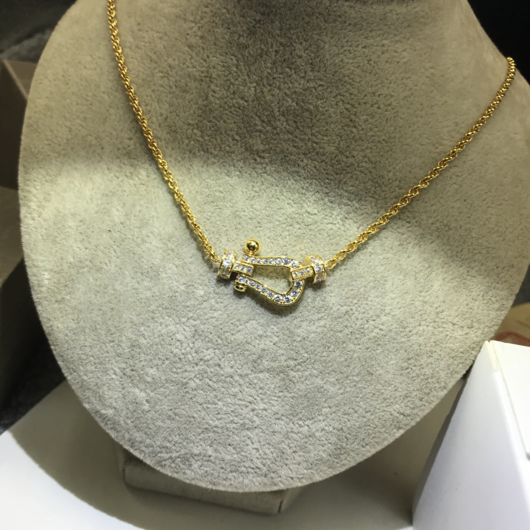 Diamond horseshoe necklace - MERGE.DAY.1.FREESTYLE