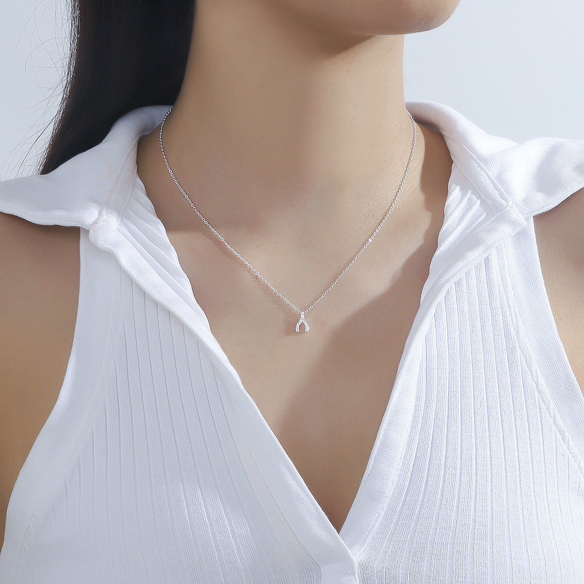Diamond wishbone necklace - MERGE.DAY.1.FREESTYLE