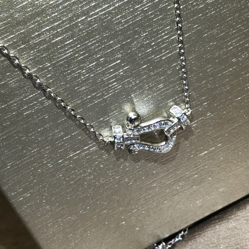 Diamond horseshoe necklace - MERGE.DAY.1.FREESTYLE