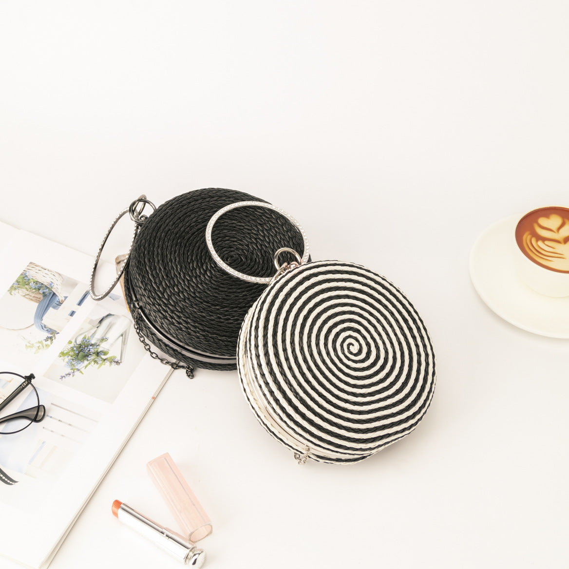 Round pure hand-woven crossbody clutch bag - MERGE.DAY.1.FREESTYLE