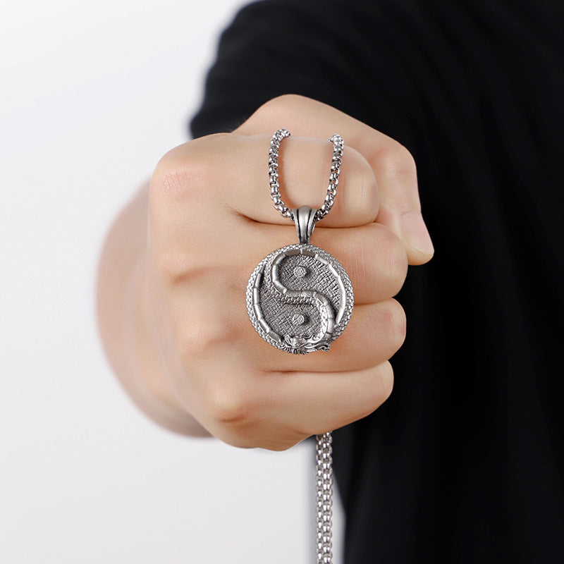 yin & yang necklace - MERGE.DAY.1.FREESTYLE