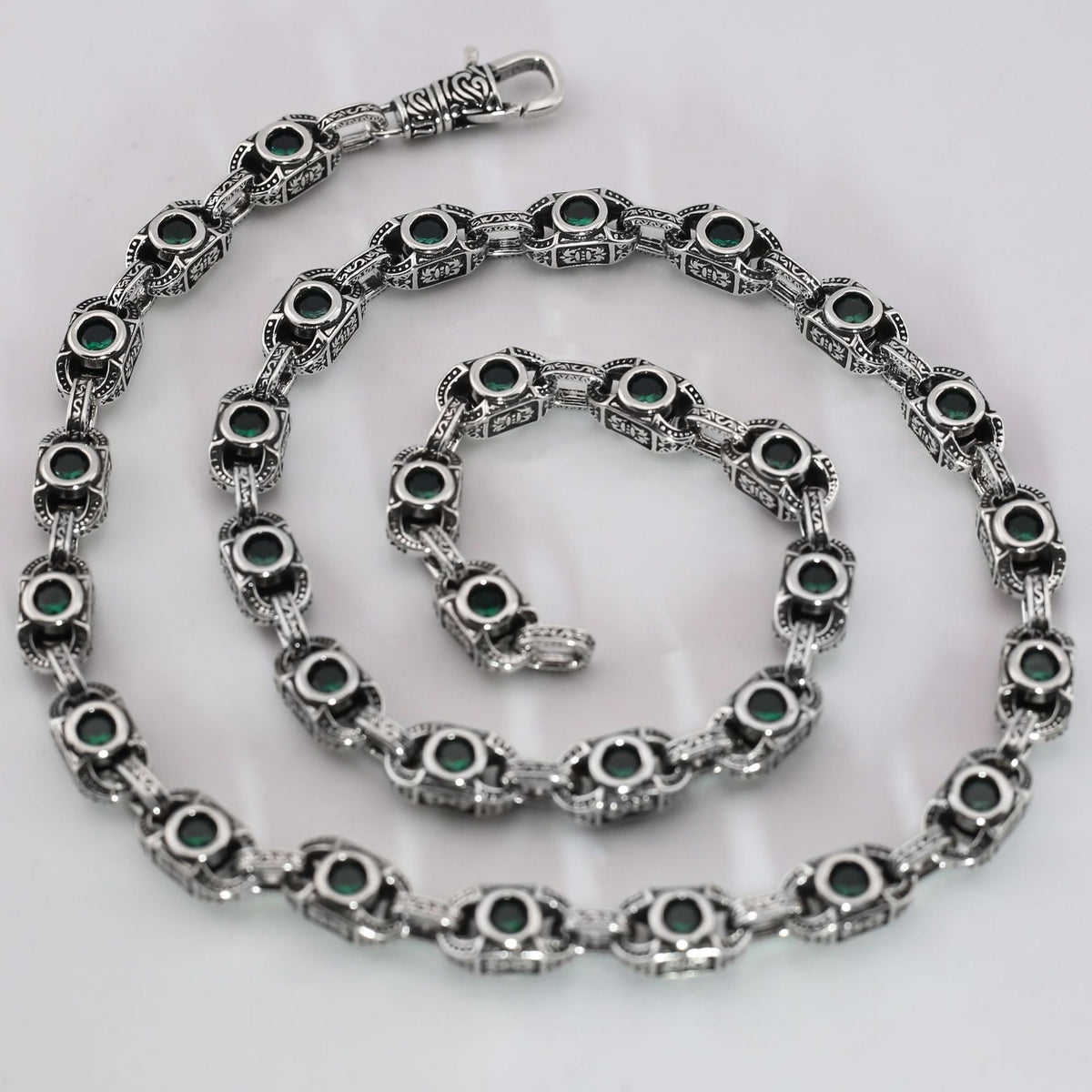 Aragogaceous pattern sapphire necklace for couples - MERGE.DAY.1.FREESTYLE