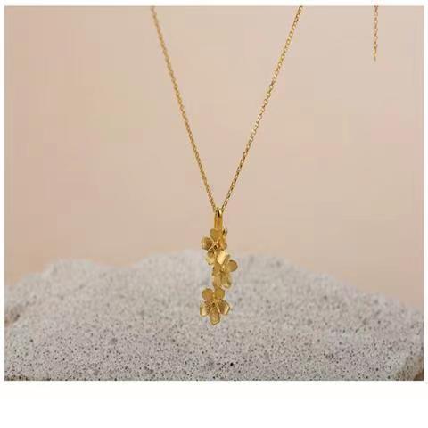 triangle forget me not necklace - MERGE.DAY.1.FREESTYLE