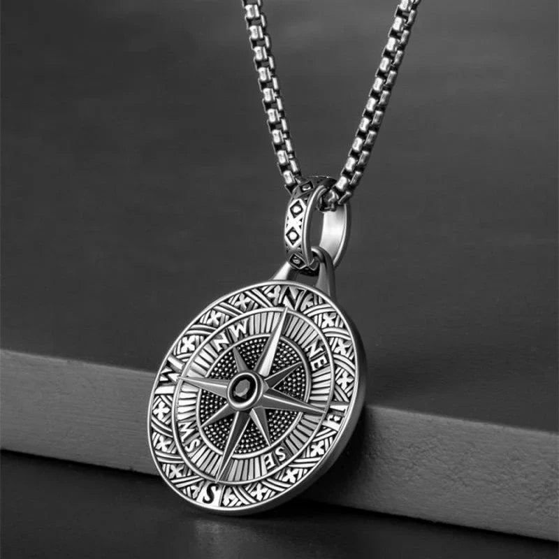 compass necklace - MERGE.DAY.1.FREESTYLE
