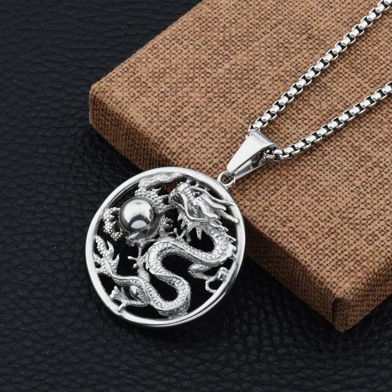 compass necklace - MERGE.DAY.1.FREESTYLE