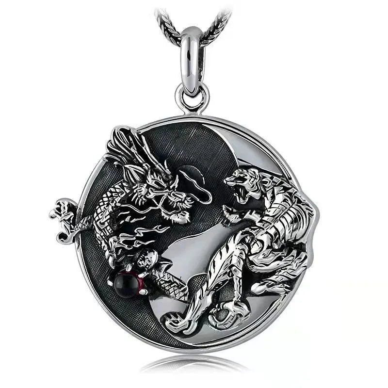 compass necklace - MERGE.DAY.1.FREESTYLE