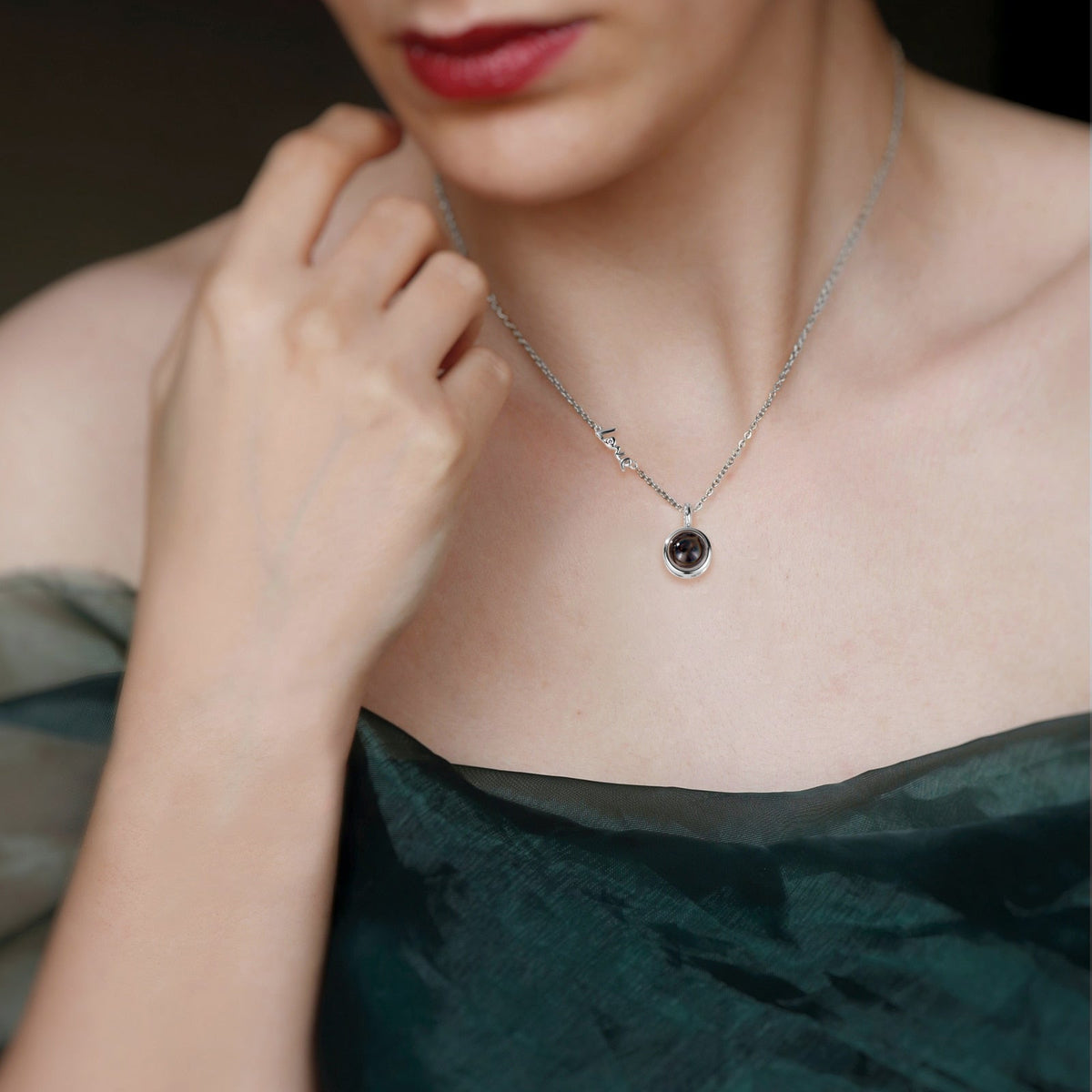 Personalized Photo Projection Necklace Clavicle Chain - MERGE.DAY.1.FREESTYLE