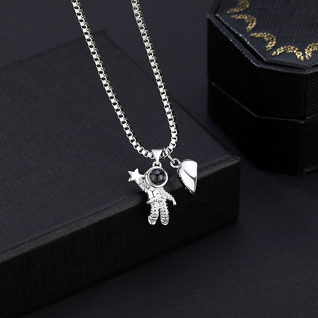 Customizable photo Creative Astronaut Pendant Couple Projection Necklace - MERGE.DAY.1.FREESTYLE