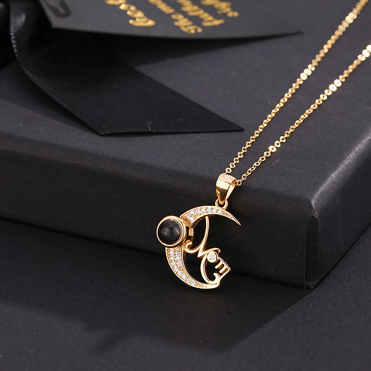 Customizable photo of the moon Projection Necklace Pendant Jewelry - MERGE.DAY.1.FREESTYLE