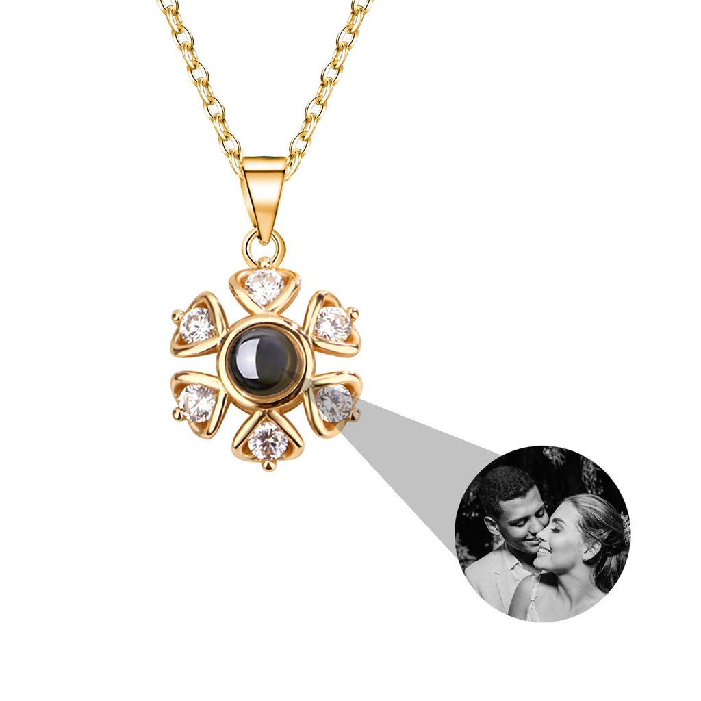 Snow projection necklace with customizable photos Projection Necklace - MERGE.DAY.1.FREESTYLE