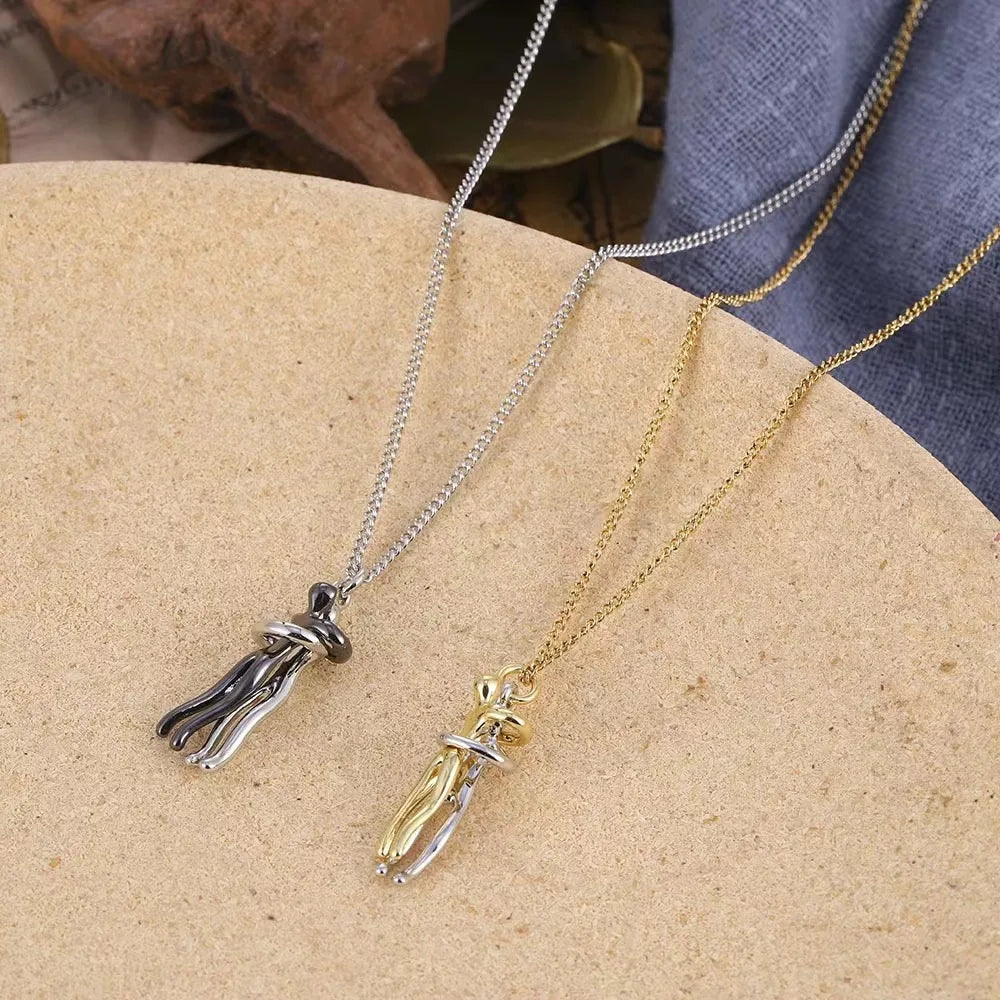 Hug Necklace Enbrace Couple Pendant - MERGE.DAY.1.FREESTYLE