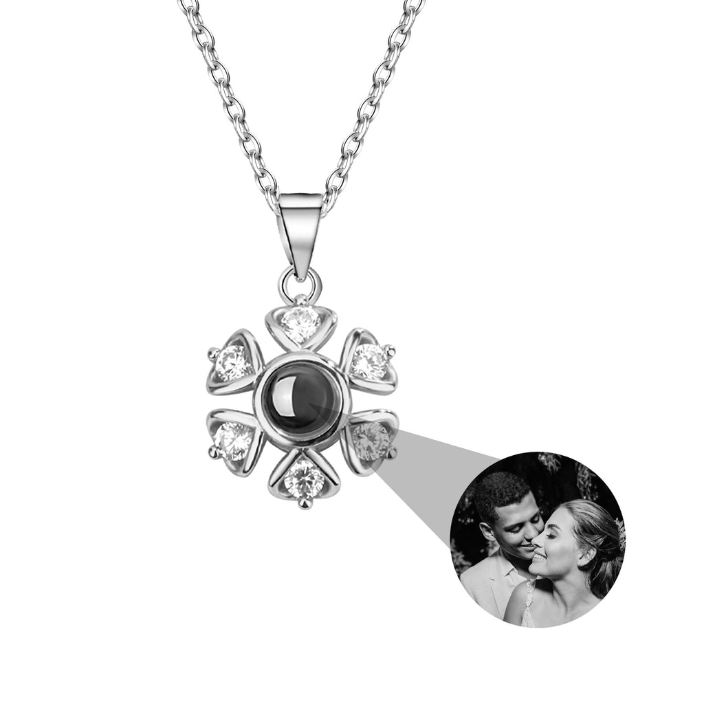 Snow projection necklace with customizable photos Projection Necklace - MERGE.DAY.1.FREESTYLE