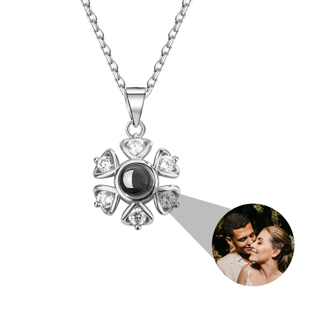 Snow projection necklace with customizable photos Projection Necklace - MERGE.DAY.1.FREESTYLE
