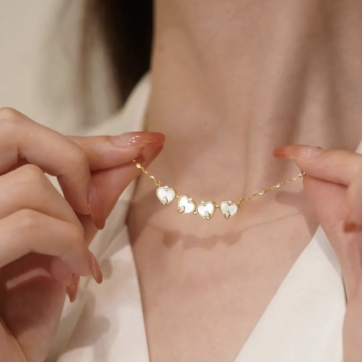 Fashion white mother-of-pearl folding four-leaf clover necklace - MERGE.DAY.1.FREESTYLE