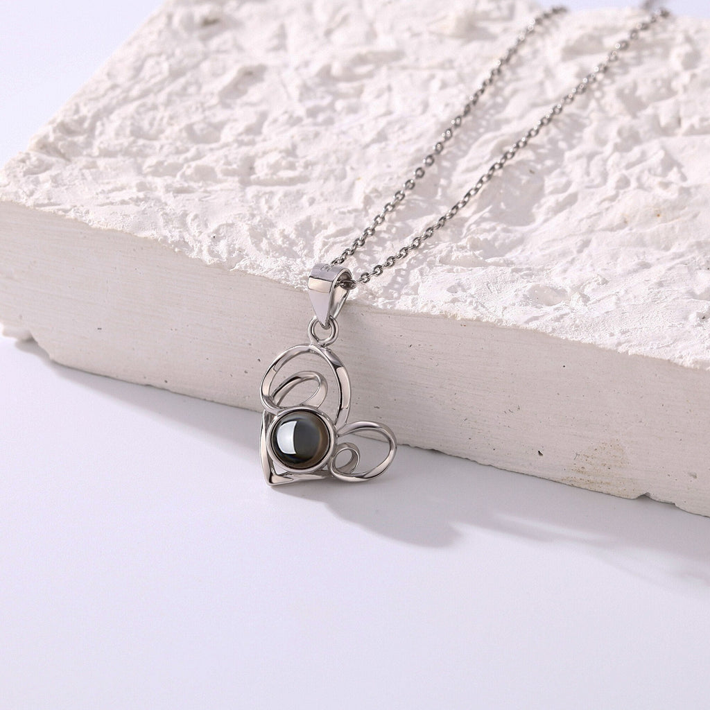 Necklace Round Heart Pendant Romantic Memory Projection Necklaces - MERGE.DAY.1.FREESTYLE