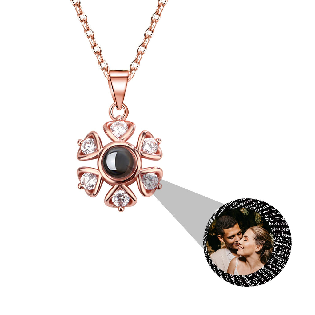 Snow projection necklace with customizable photos Projection Necklace - MERGE.DAY.1.FREESTYLE
