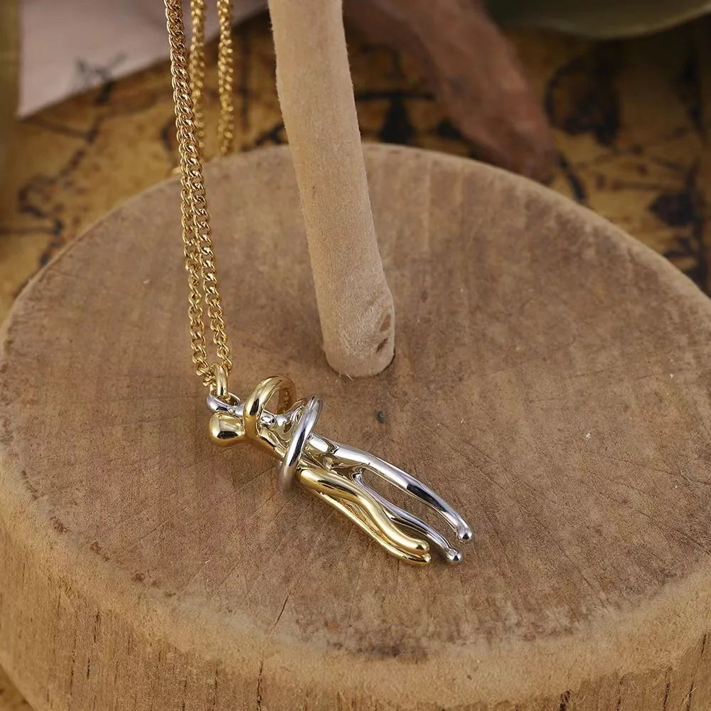Hug Necklace Enbrace Couple Pendant - MERGE.DAY.1.FREESTYLE