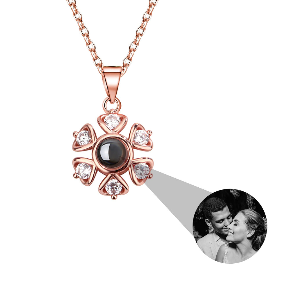 Snow projection necklace with customizable photos Projection Necklace - MERGE.DAY.1.FREESTYLE