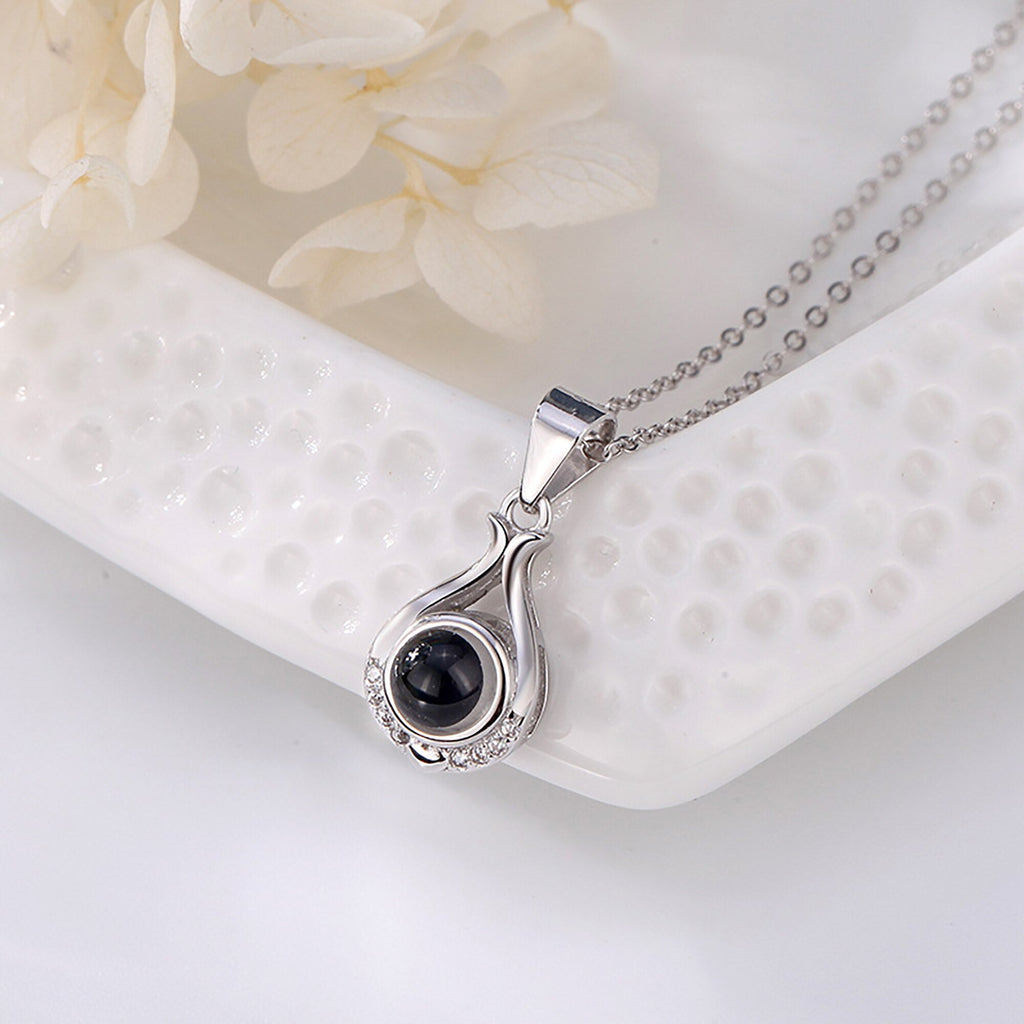 Valentine's Day Gift Photo Custom Simple flower Shaped Projection Necklace - MERGE.DAY.1.FREESTYLE
