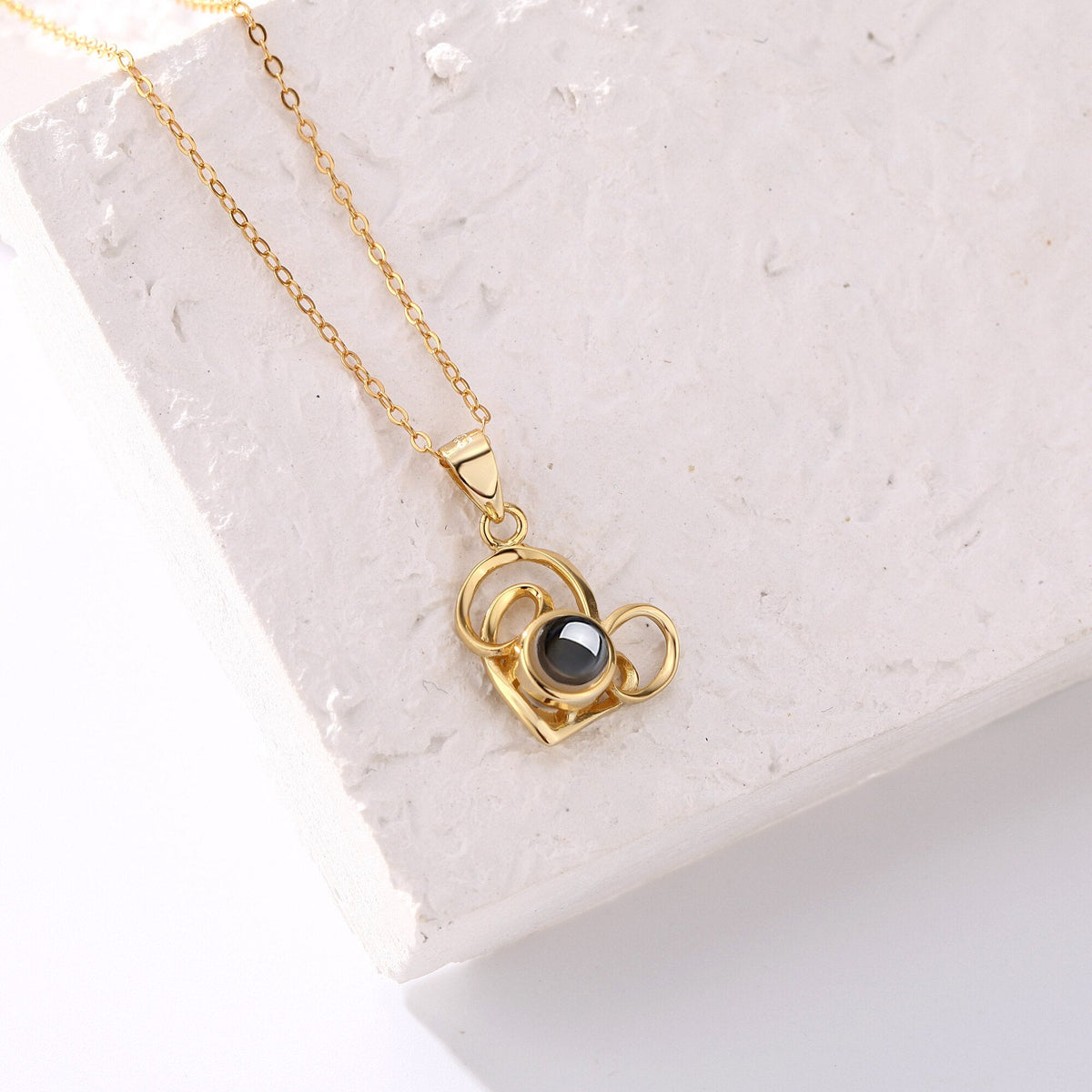 Necklace Round Heart Pendant Romantic Memory Projection Necklaces - MERGE.DAY.1.FREESTYLE