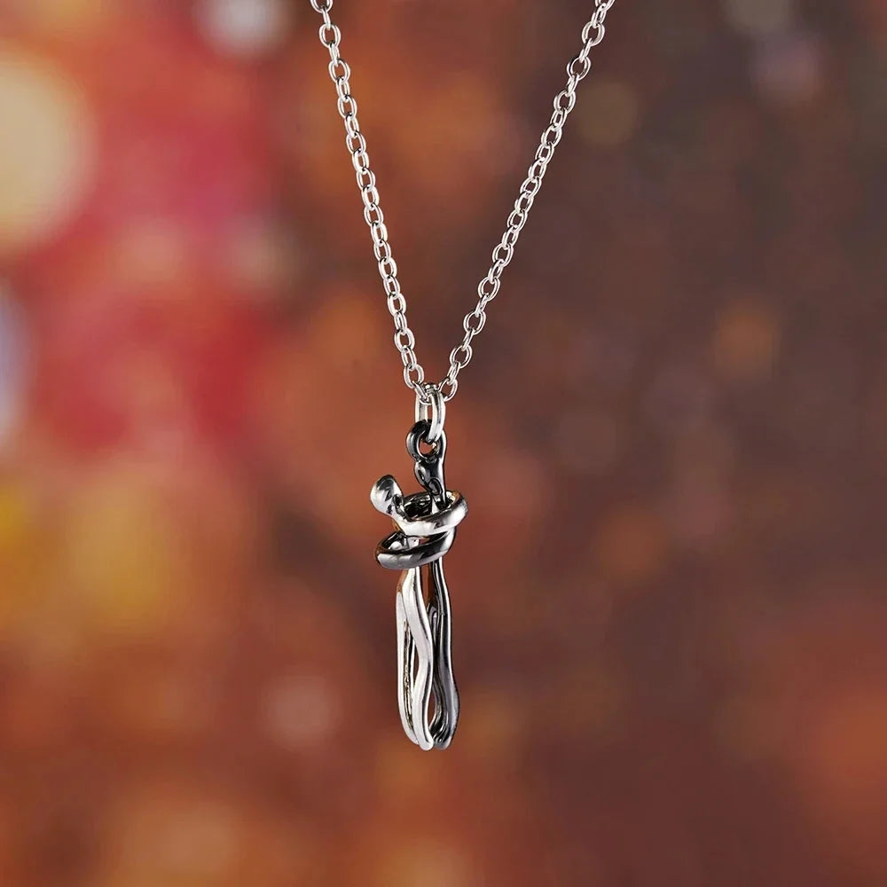 Hug Necklace Enbrace Couple Pendant - MERGE.DAY.1.FREESTYLE