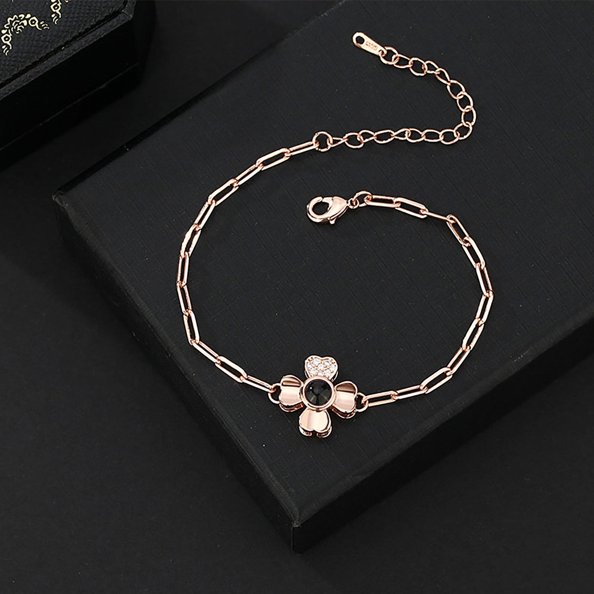Four leaf clover with customized photos Projection Bracelet Personality Jewelry - MERGE.DAY.1.FREESTYLE