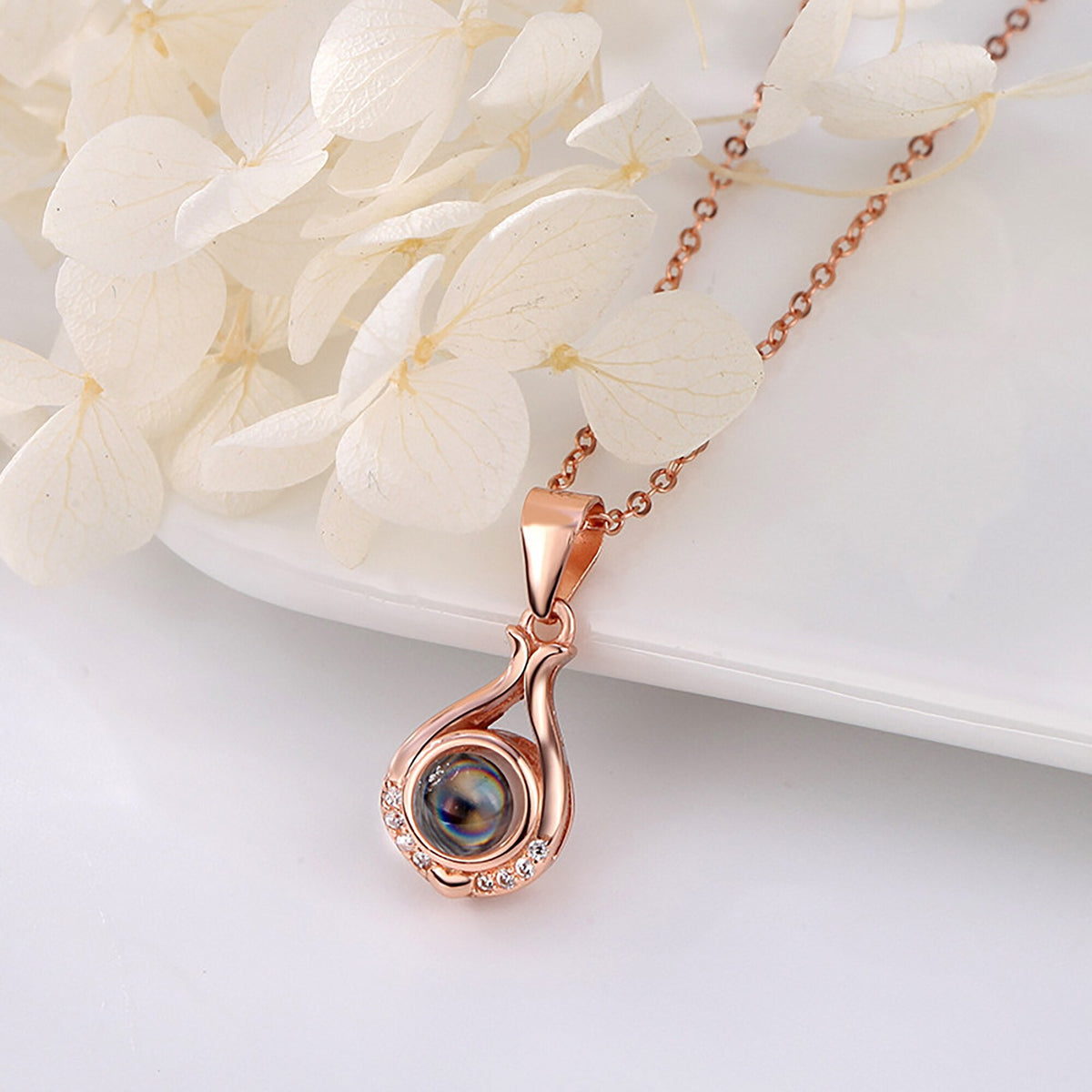 Valentine's Day Gift Photo Custom Simple flower Shaped Projection Necklace - MERGE.DAY.1.FREESTYLE
