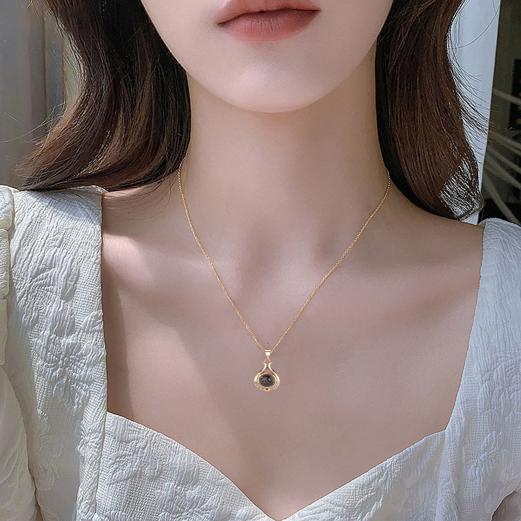 Valentine's Day Gift Photo Custom Simple flower Shaped Projection Necklace - MERGE.DAY.1.FREESTYLE