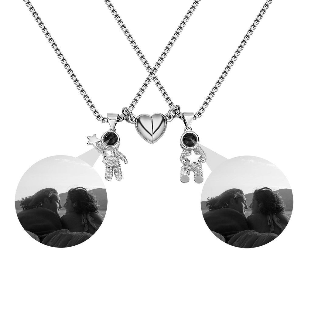 Customizable photo Creative Astronaut Pendant Couple Projection Necklace - MERGE.DAY.1.FREESTYLE