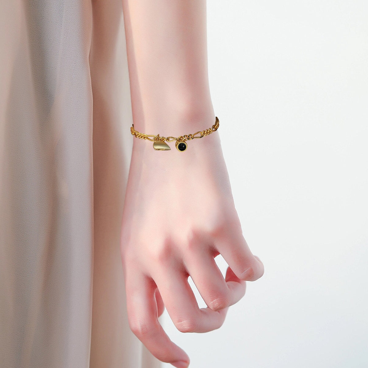 Customizable photo Projection Couple Bracelet Simple Projection Shake Bracelet - MERGE.DAY.1.FREESTYLE