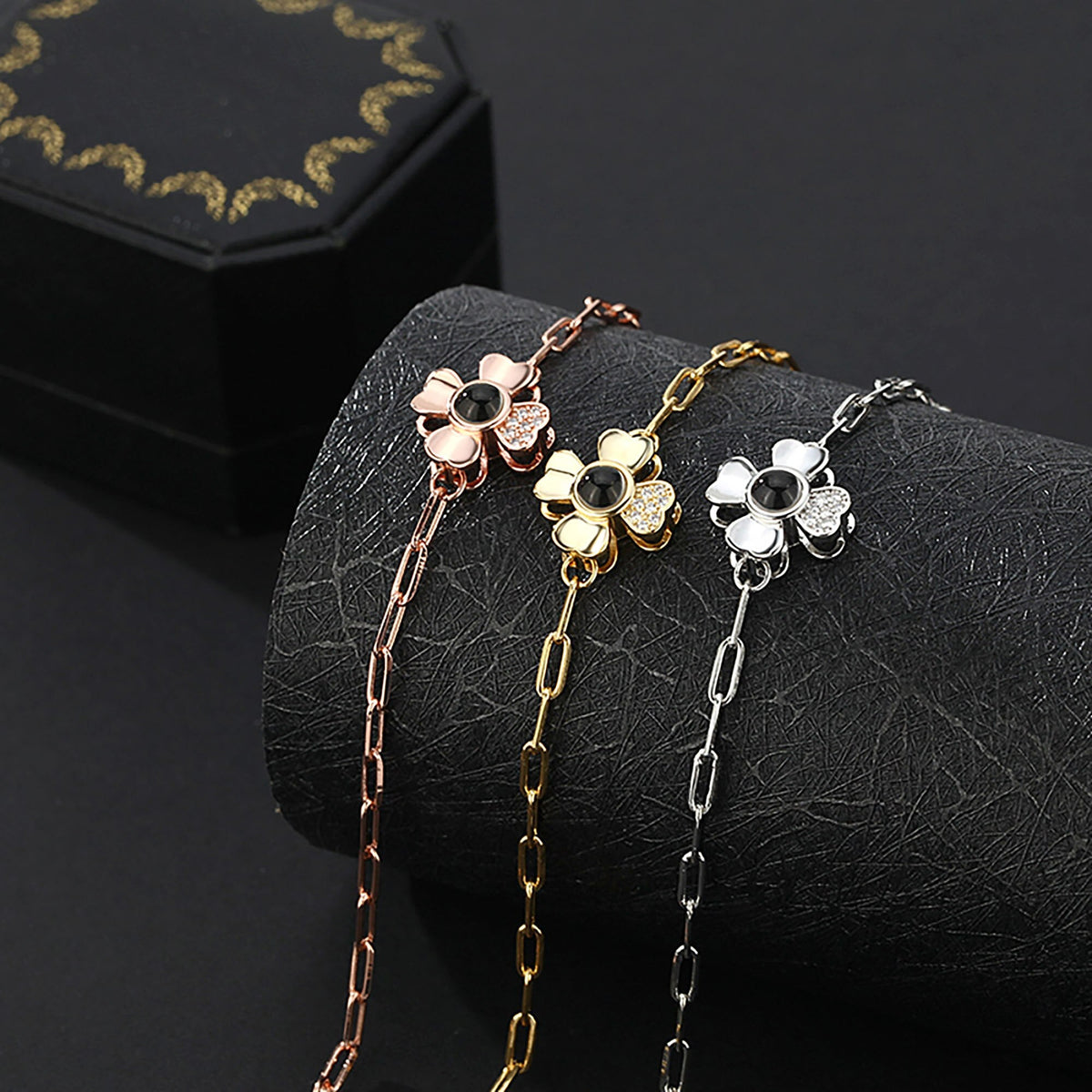 Four leaf clover with customized photos Projection Bracelet Personality Jewelry - MERGE.DAY.1.FREESTYLE