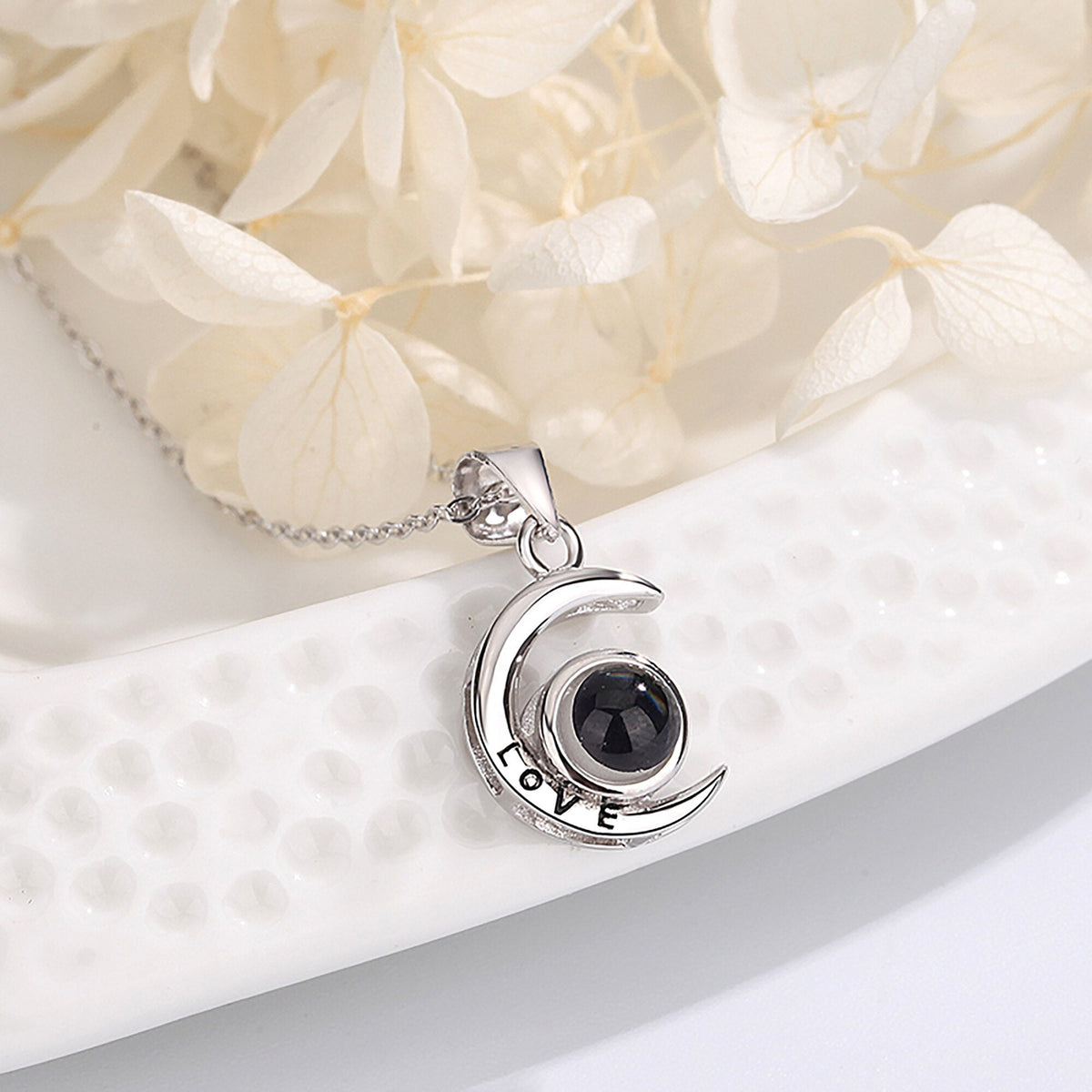 Personality Moon Necklace With Customizable Photo Romantic Gift - MERGE.DAY.1.FREESTYLE