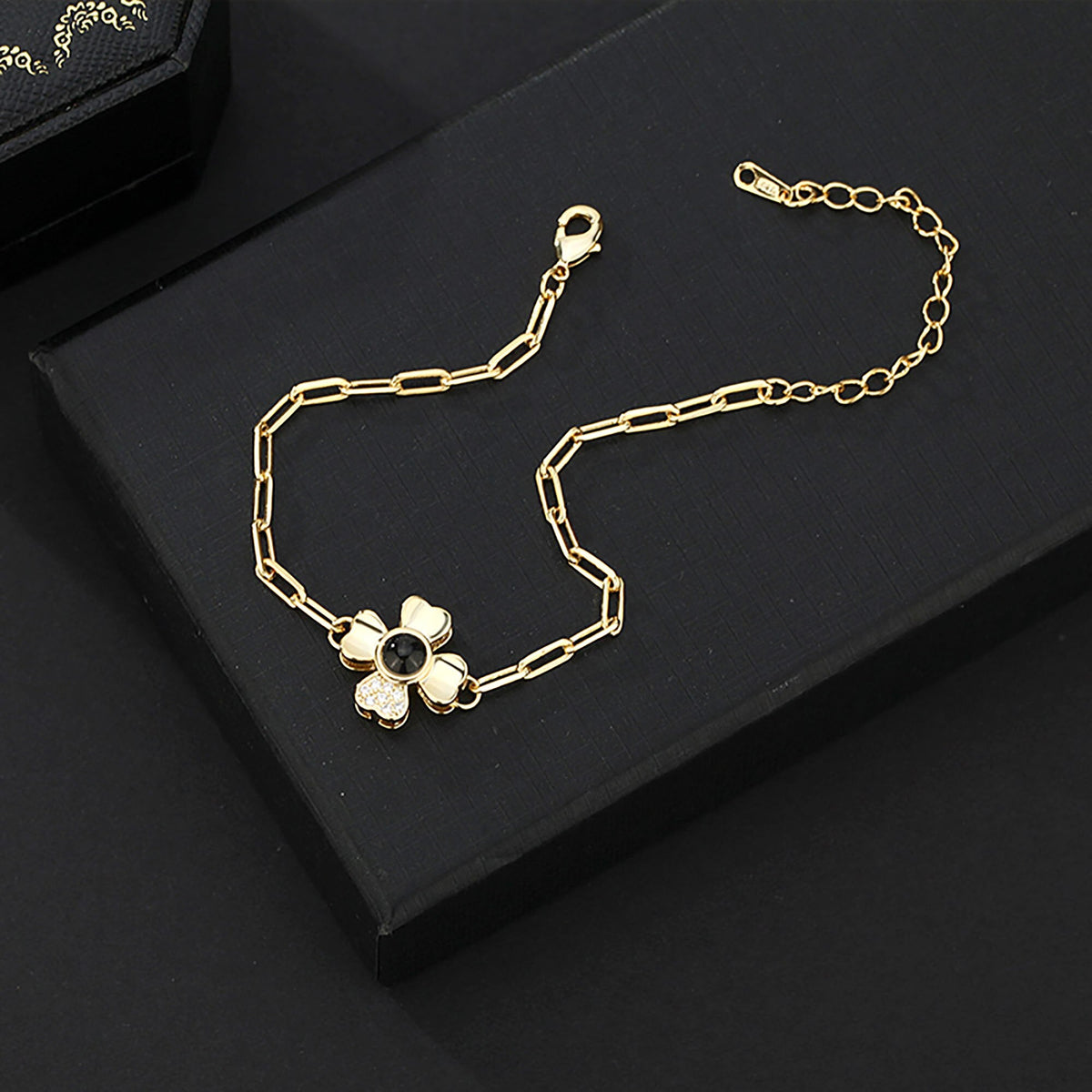 Four leaf clover with customized photos Projection Bracelet Personality Jewelry - MERGE.DAY.1.FREESTYLE